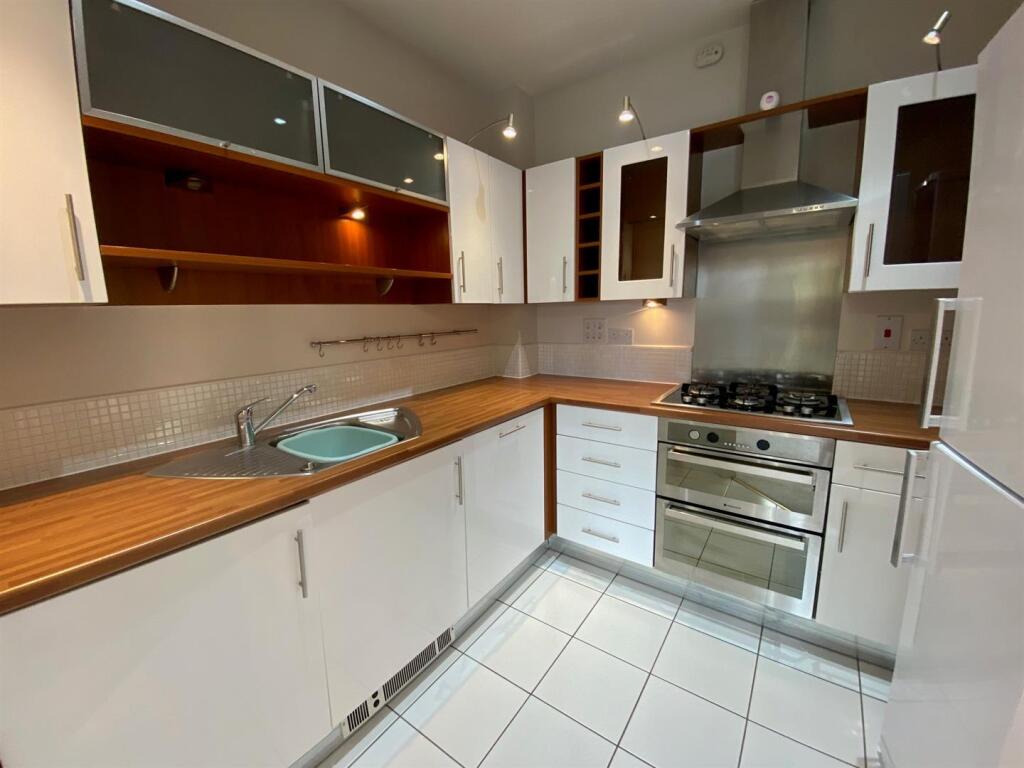 Flugel Way, Lindley, Huddersfield photo 3