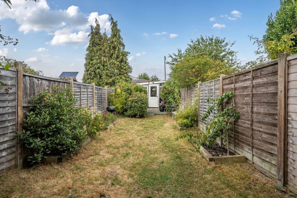 Upper Court Road, Epsom, KT19 photo 4
