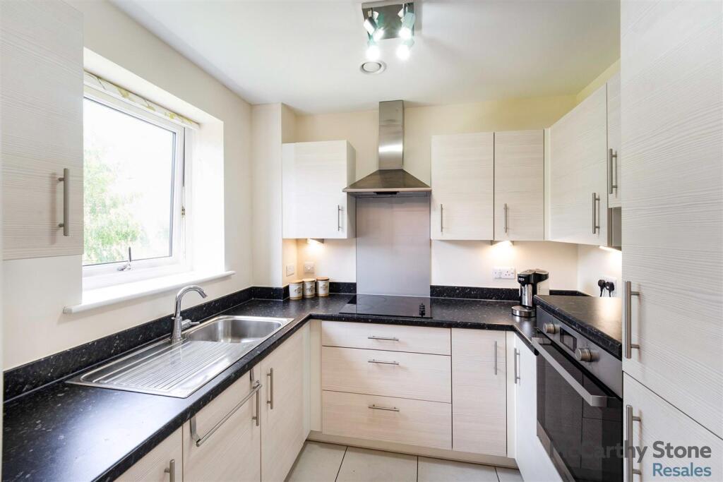 Apartment in Kirklees, Spen - More