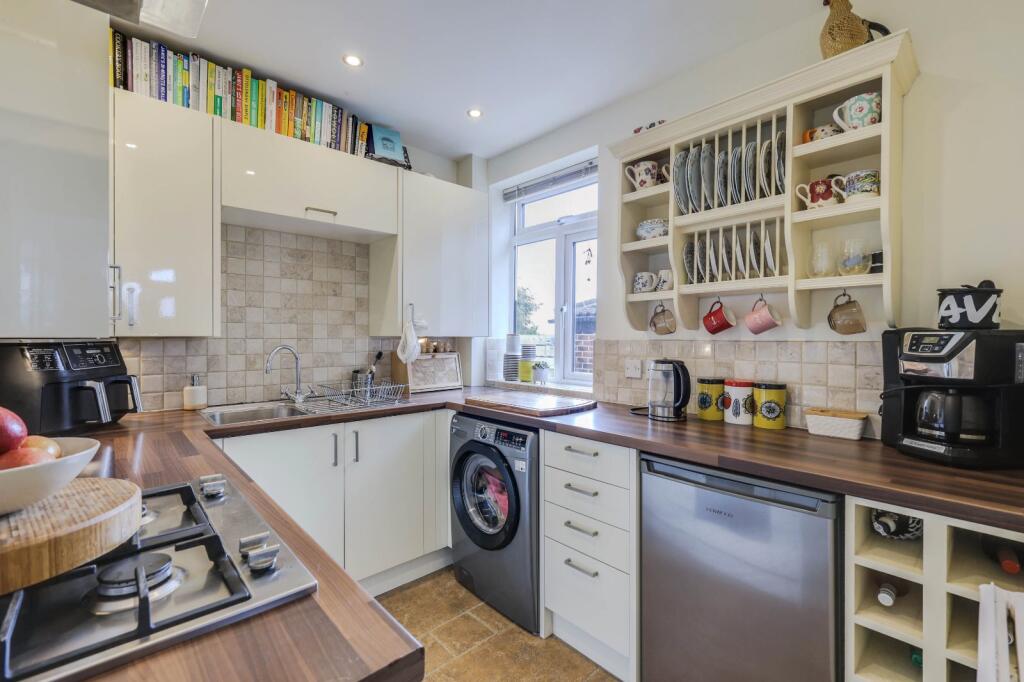 House in Leeds, West Yorkshire - View 5