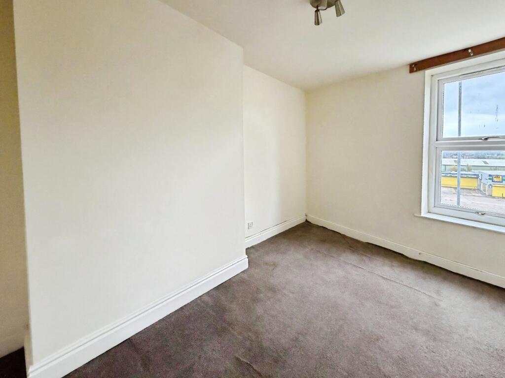 Platt Square, Cleckheaton, West Yorkshire, BD19 photo 4