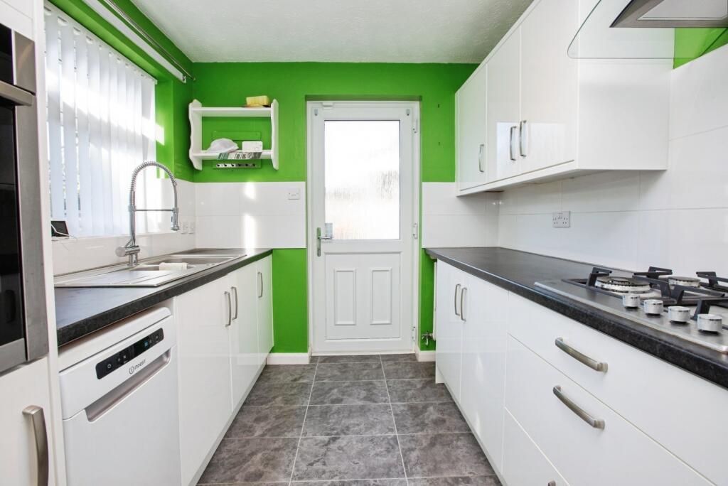 House in North East Derbyshire, Clay Cross - View 4