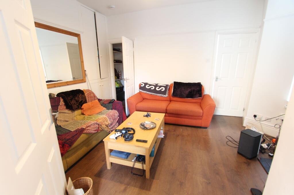 House in Sheffield, South Yorkshire - View 4