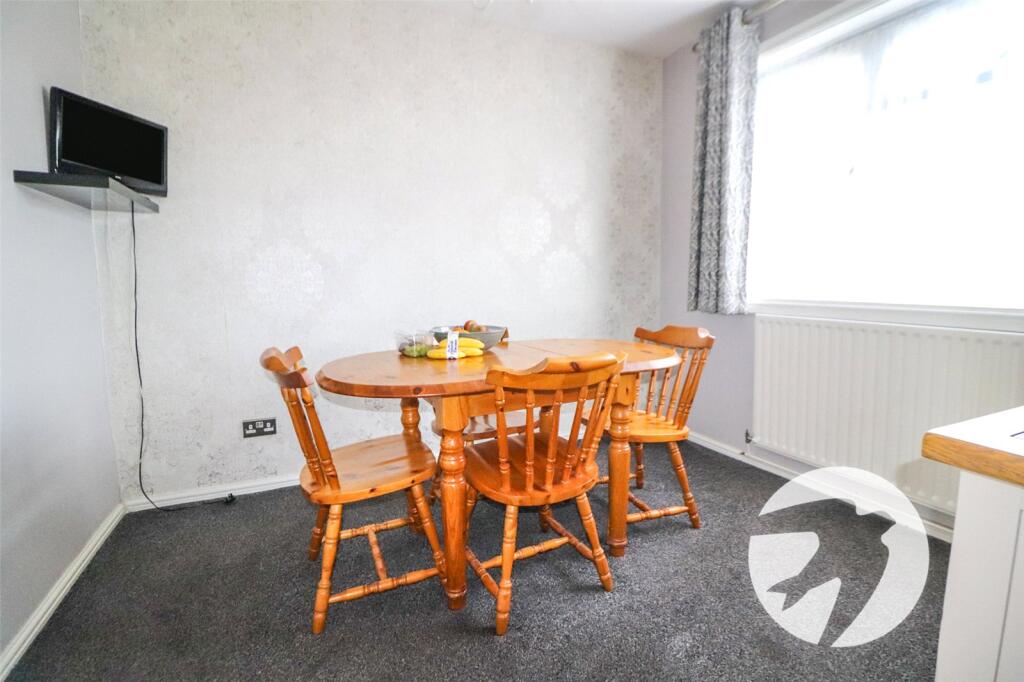 House in Dartford - More