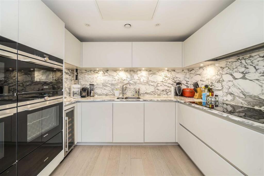 Apartment in London - View 3