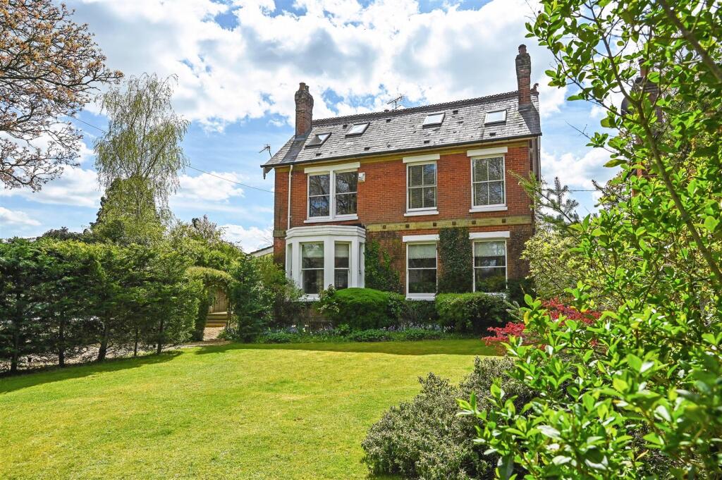 Main image of property: The Crescent, Romsey, Hampshire