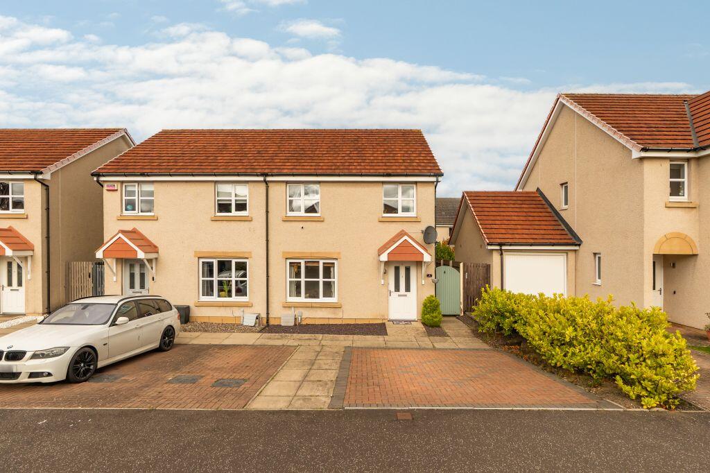 Main image of property: 4 Hillend Place, Winchburgh, EH52 6WE