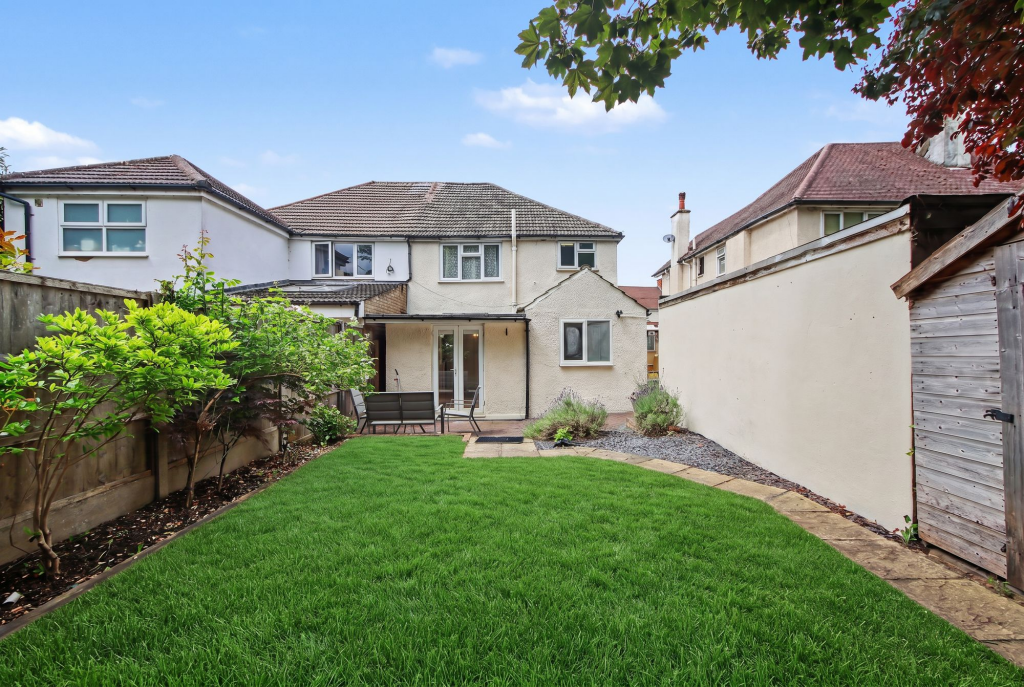 House in Watford - View 4