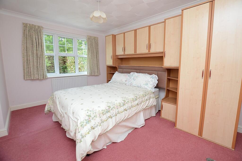 House in Lincoln - View 5
