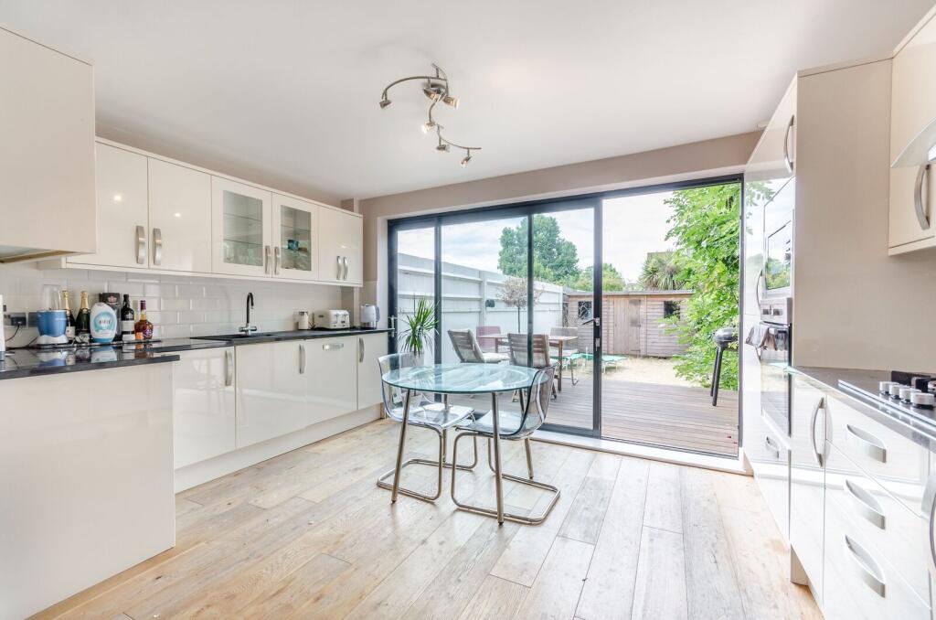 House in London - View 5