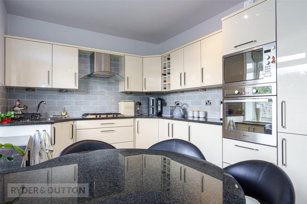House in Huddersfield - View 5