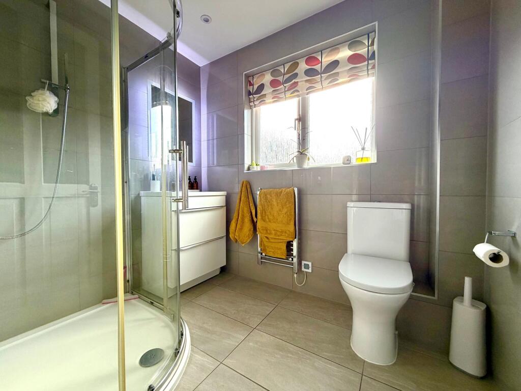 House in Kingston upon Thames - View 4