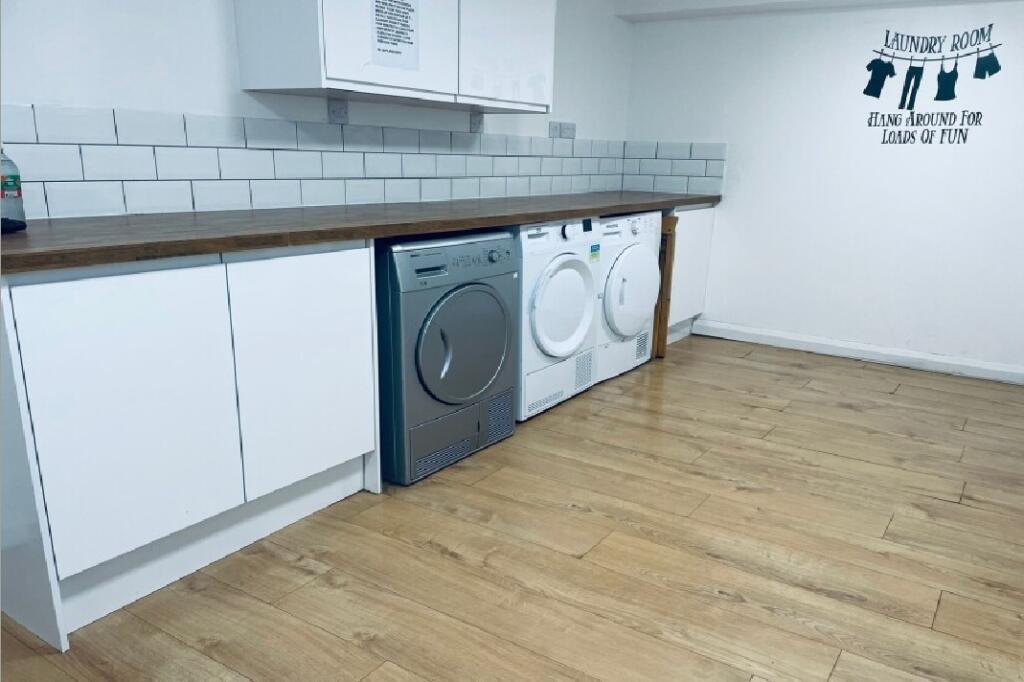 House Share, Woodhouse Road - View 4