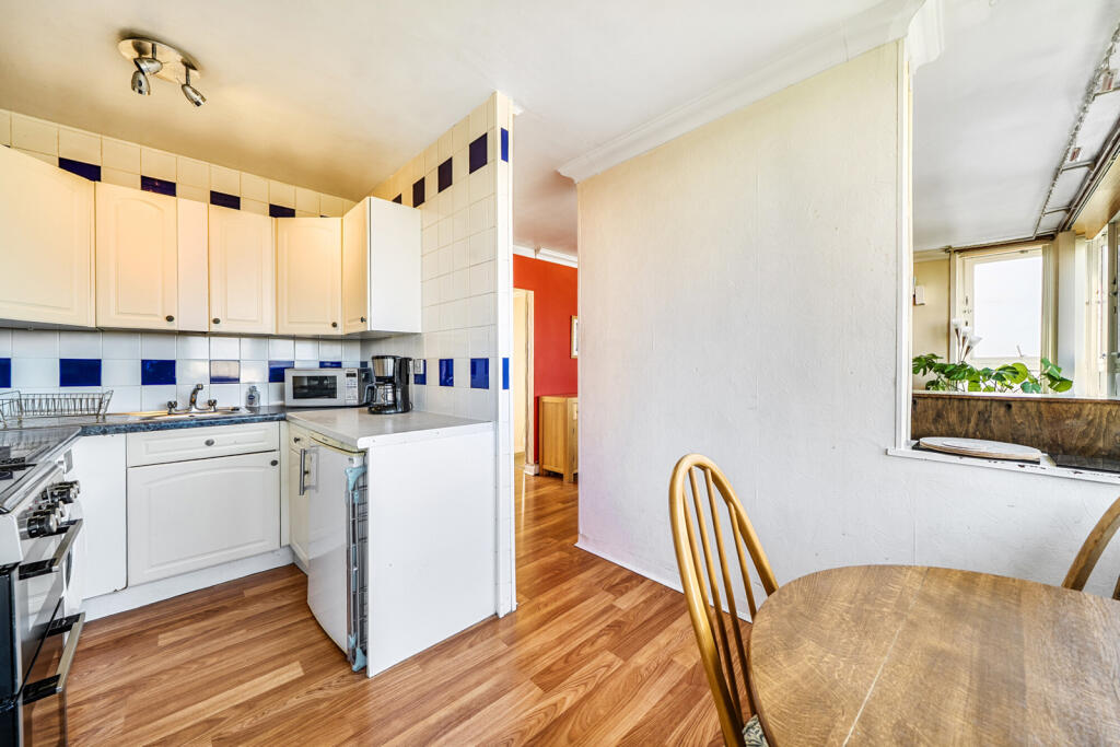 Apartment in London - View 5