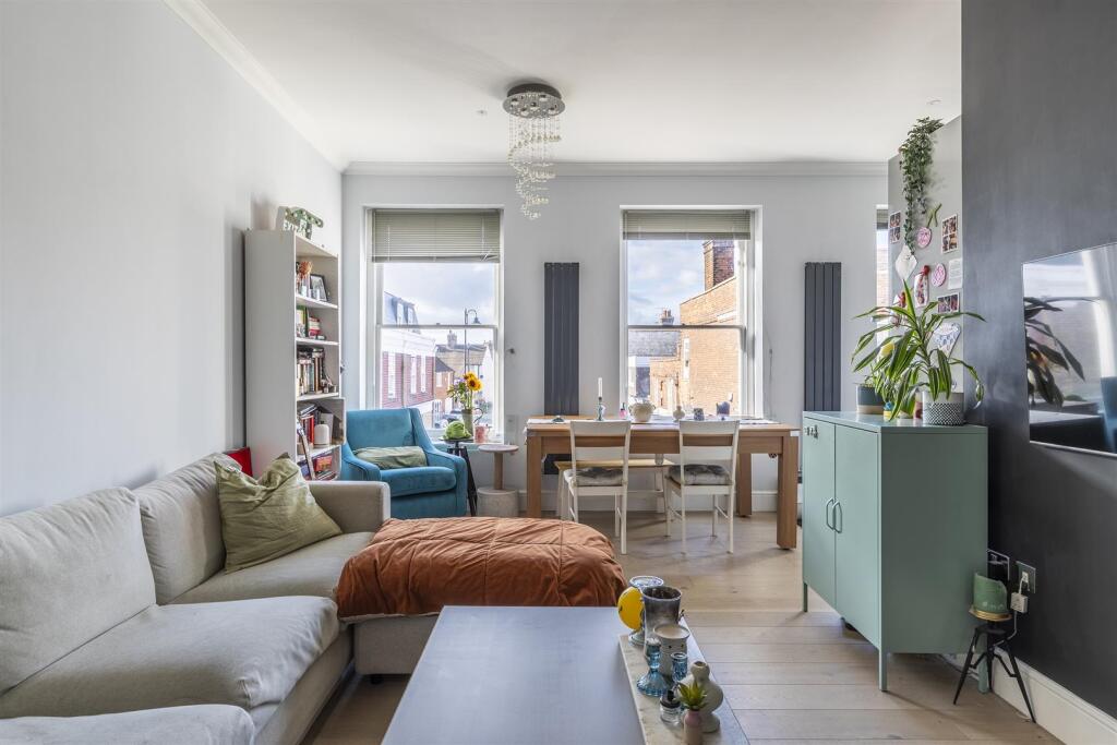 Apartment in Rochester - View 3