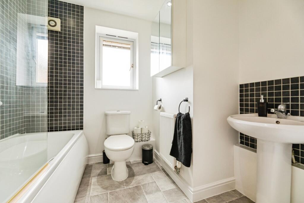 Apartment in Sheffield, Potter Hill, Ecclesfield - View 3