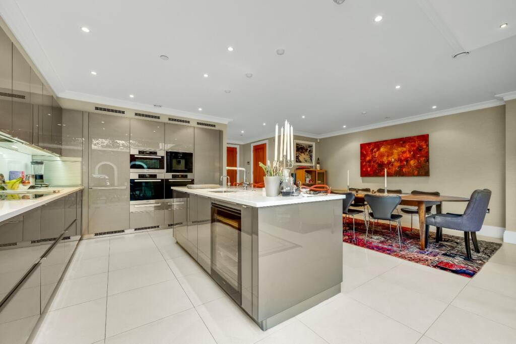 House in Kingston upon Thames - View 2