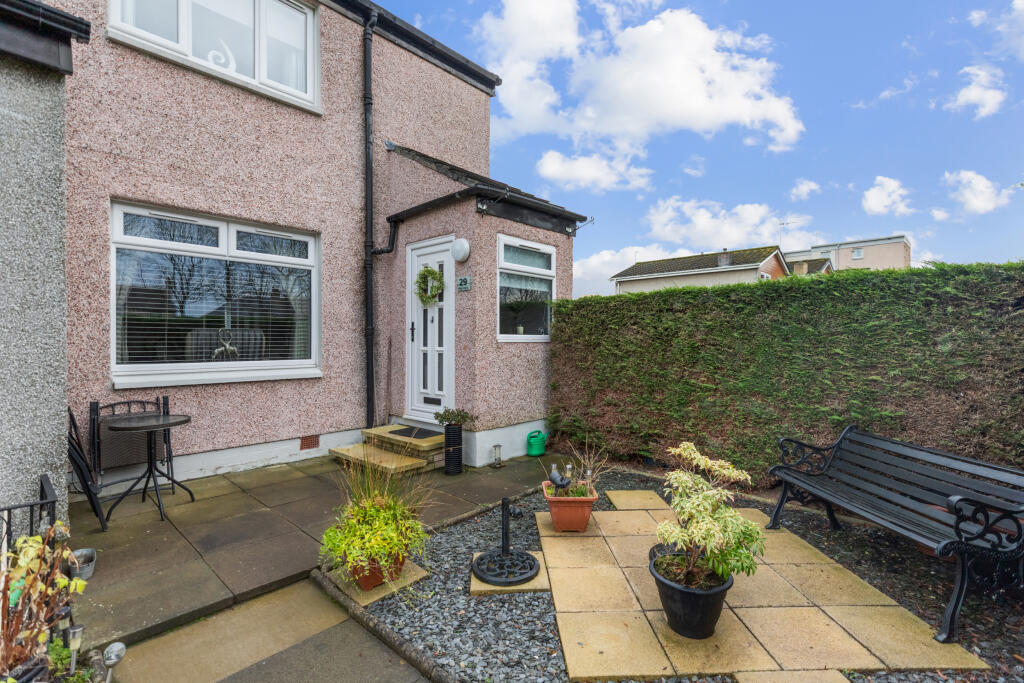 Main image of property: 29 Islay Court, Grangemouth, FK3