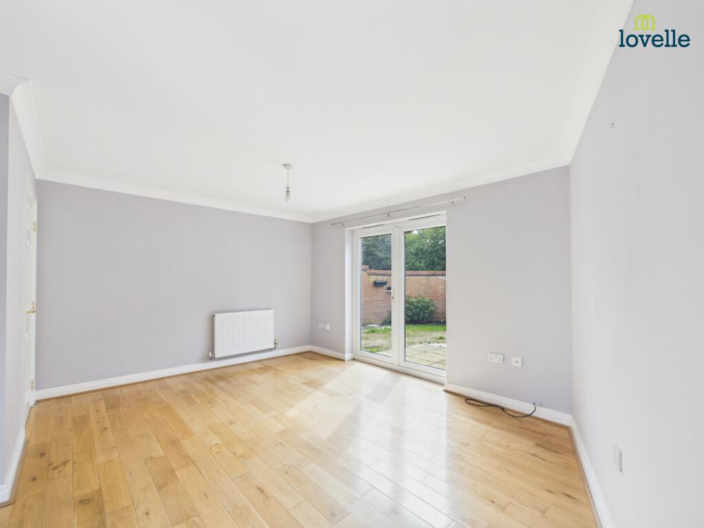 House in Lincoln - View 4