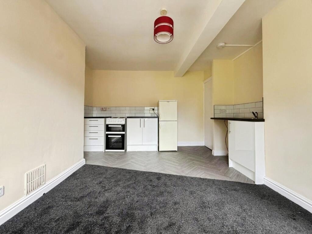 Apartment in Sheffield, Grenoside, Ecclesfield - View 3