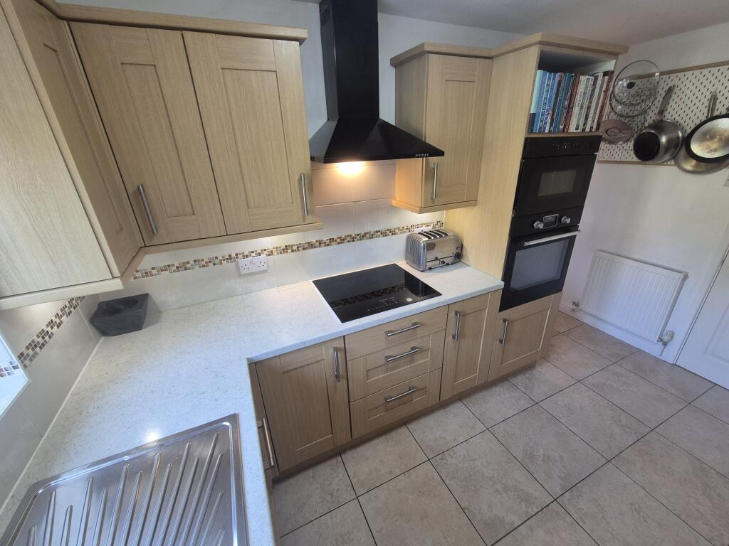 Plas Derwen Close, Abergavenny, NP7 photo 4