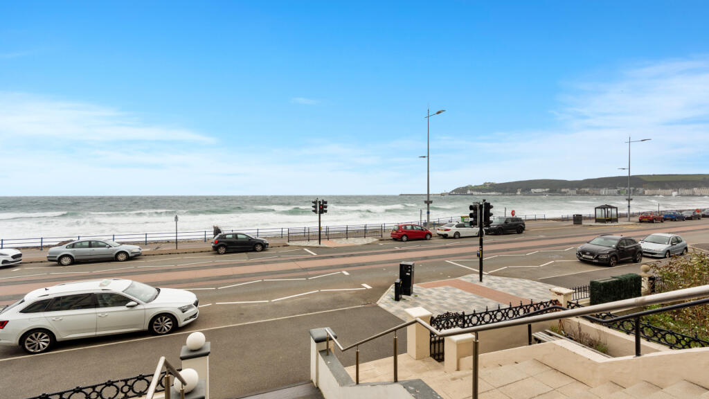 Apartment in Douglas - View 2