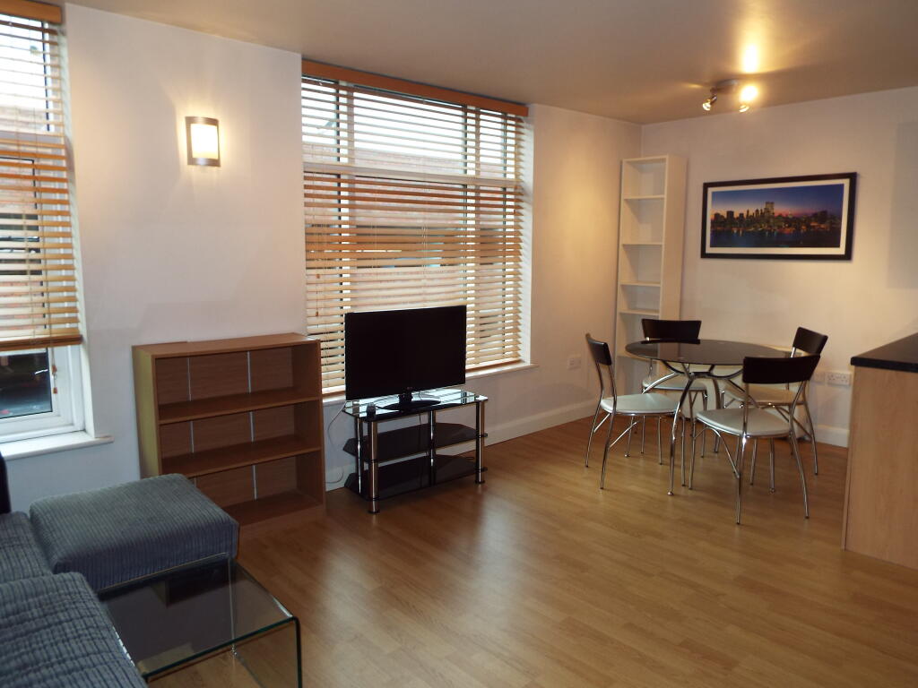Apartment in Nottingham - View 3