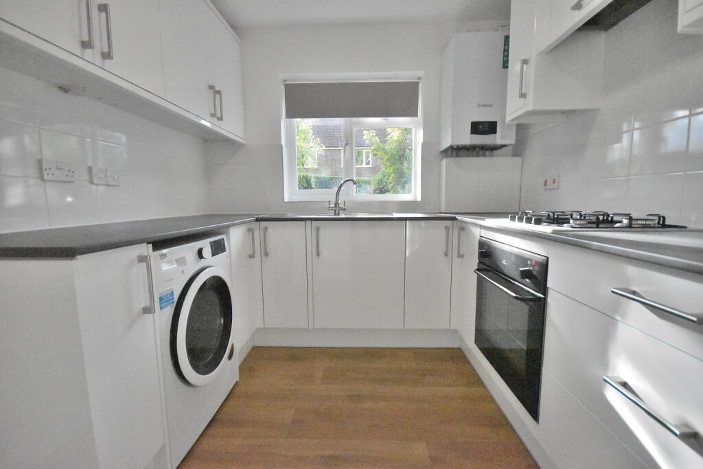 Apartment in East Hertfordshire, Thorley Park, Bishop's Stortford - View 4