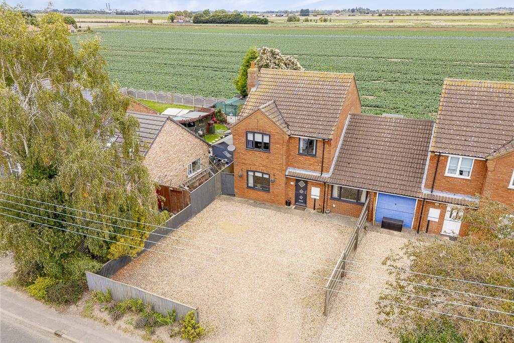 3-bed detached on Austendyke Road, Weston Hills, £260,000