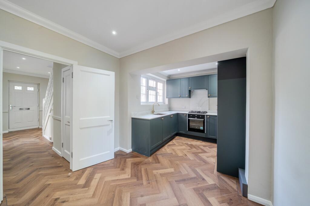 House in Bromley - View 2