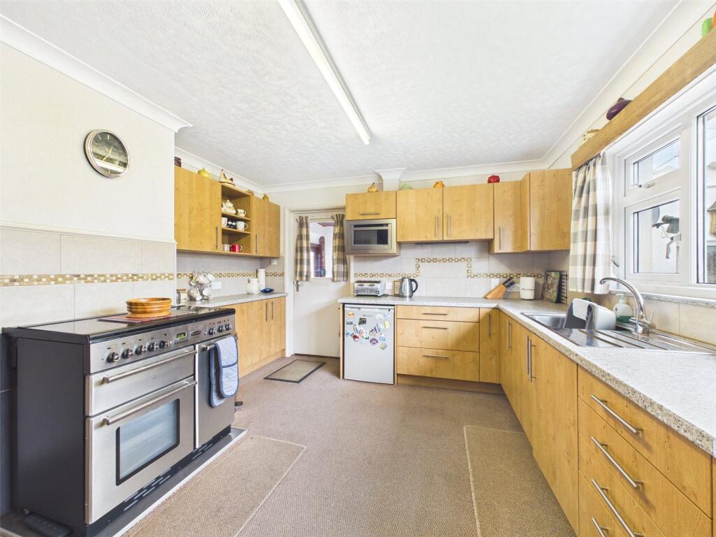 Park Close, Holsworthy, Devon photo 3