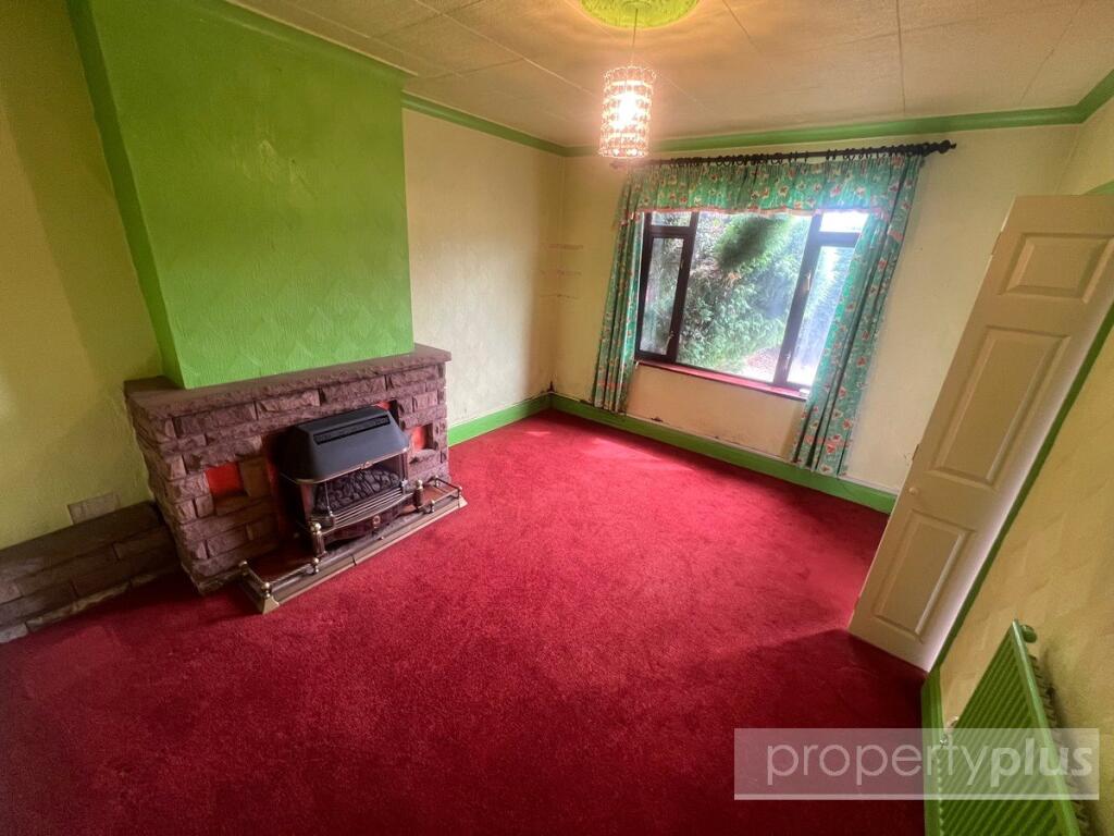 House in Rhondda Cynon Taff, Llanharan - View 2
