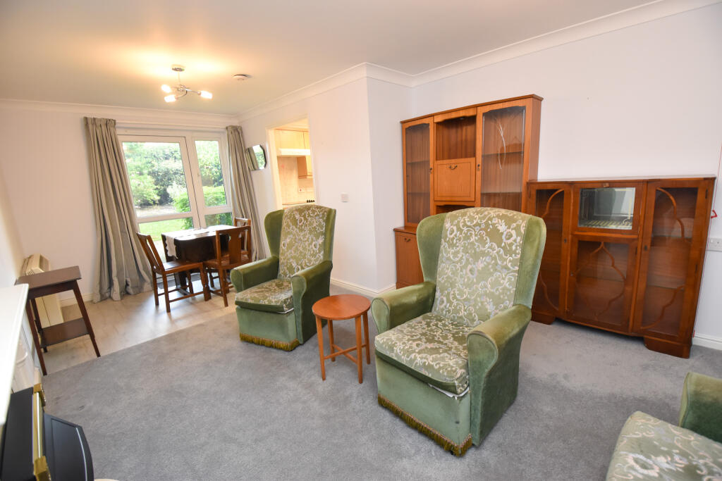St Clement Court, Manor Avenue, M41 photo 3