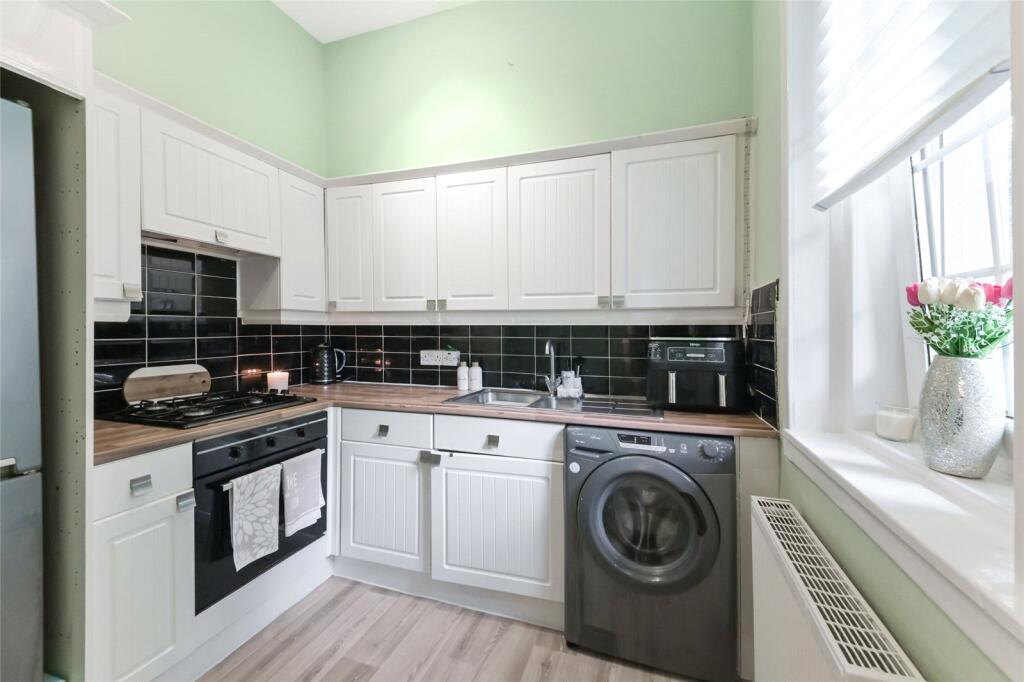 Apartment in Glasgow, Blawarthill, Garscadden - More