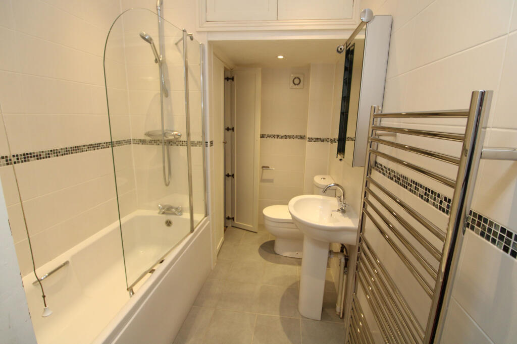 Apartment in Basingstoke and Deane, Overton - More