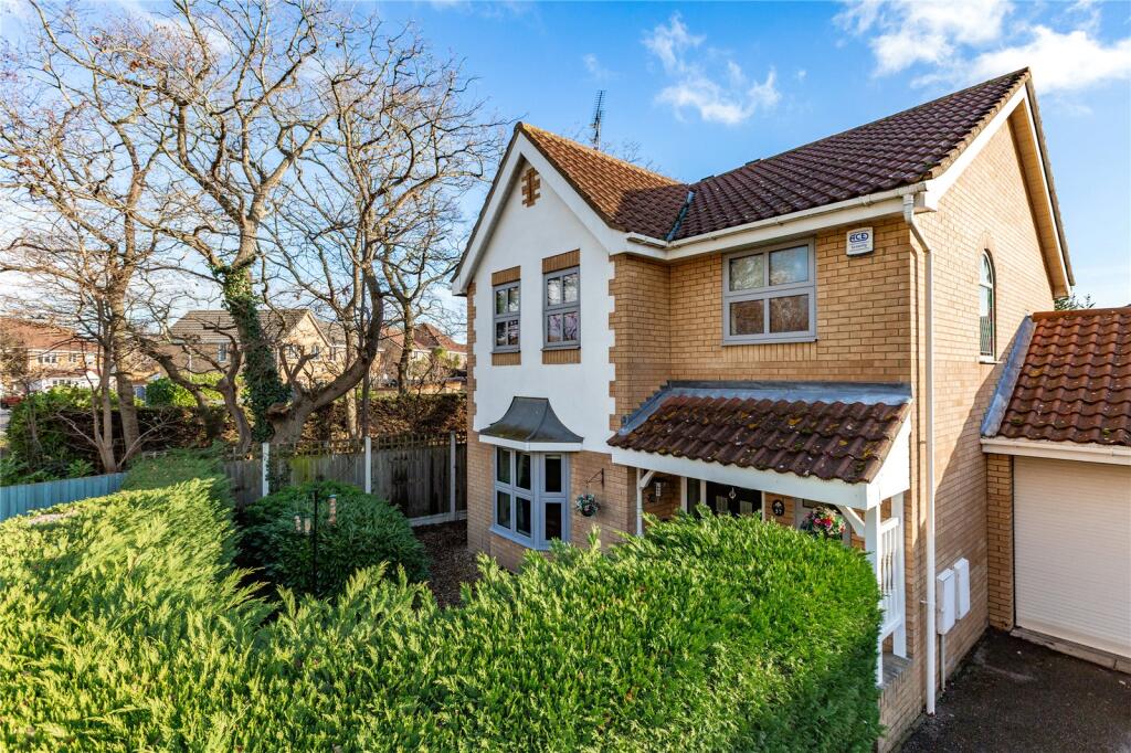 4-bed detached on Carlyle Gardens, Wickford, Essex, SS12, £525,000