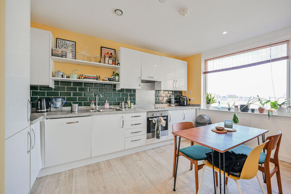 Apartment in London - View 2