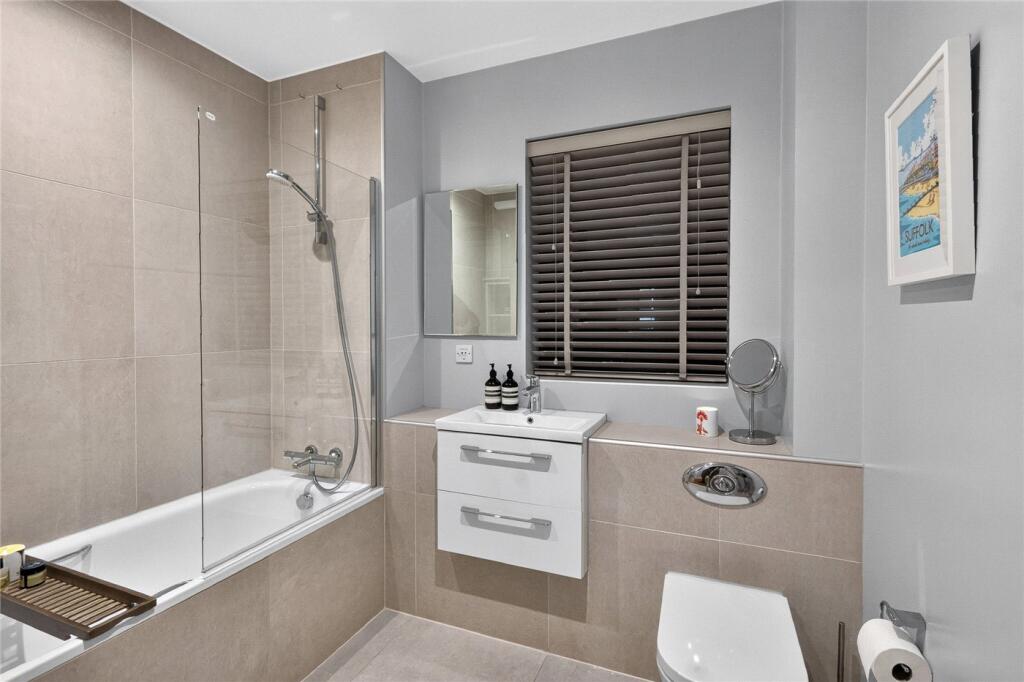 House in London - View 5