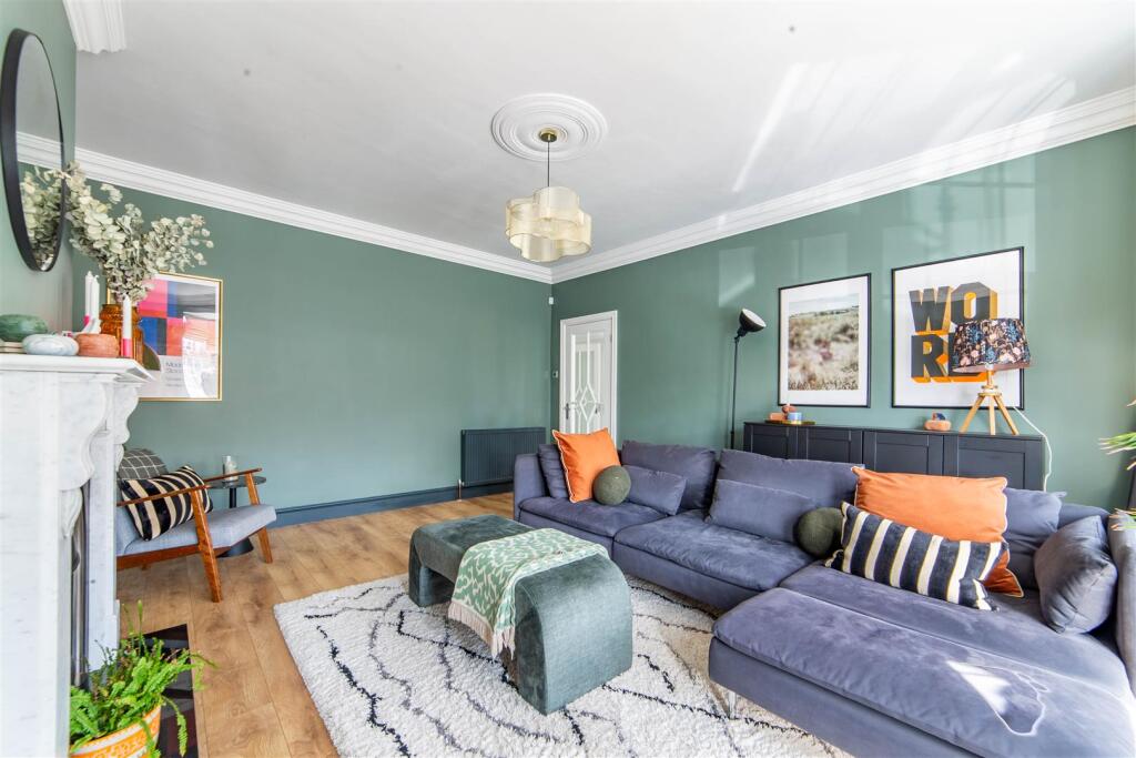 House in Newcastle upon Tyne, Cowgate, Benwell - More