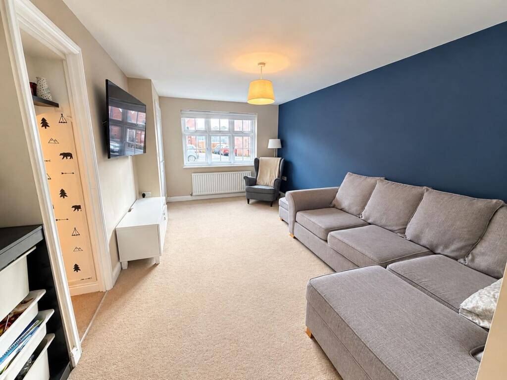 House in Cefn Hengoed, Tredomen, Gelligaer - View 4