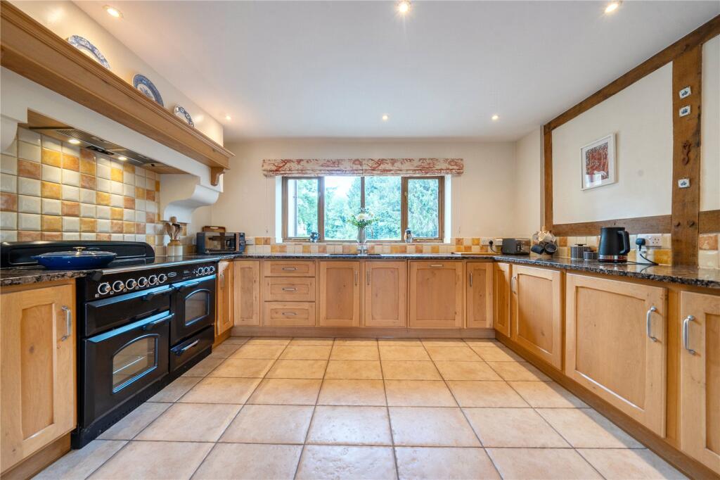 House in Llandrindod Wells - More