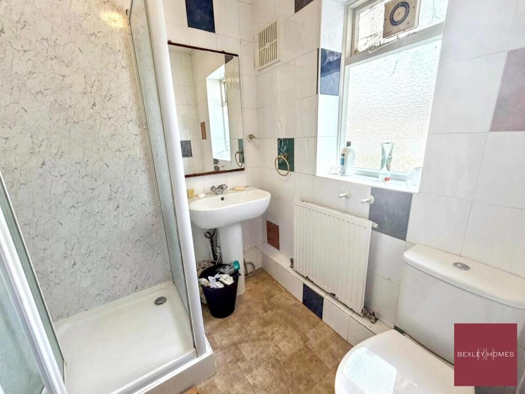 House in Dartford - View 2