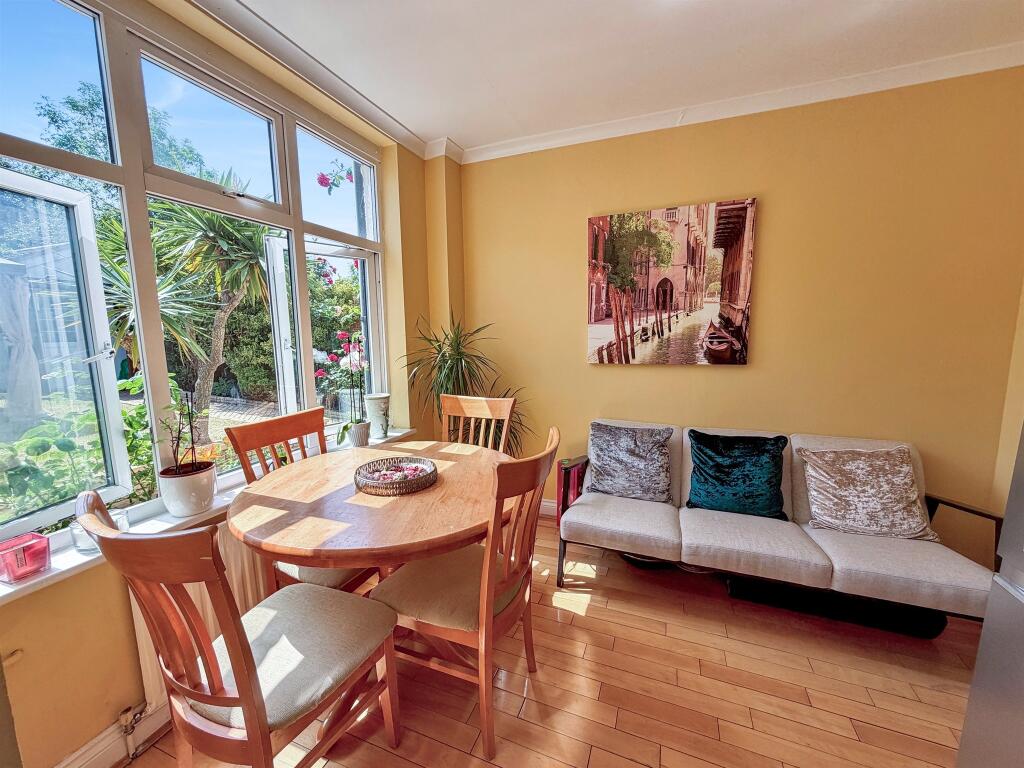 House in London - View 4