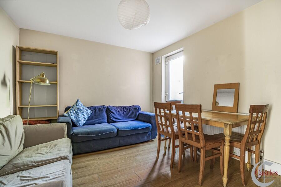 House in London - View 3