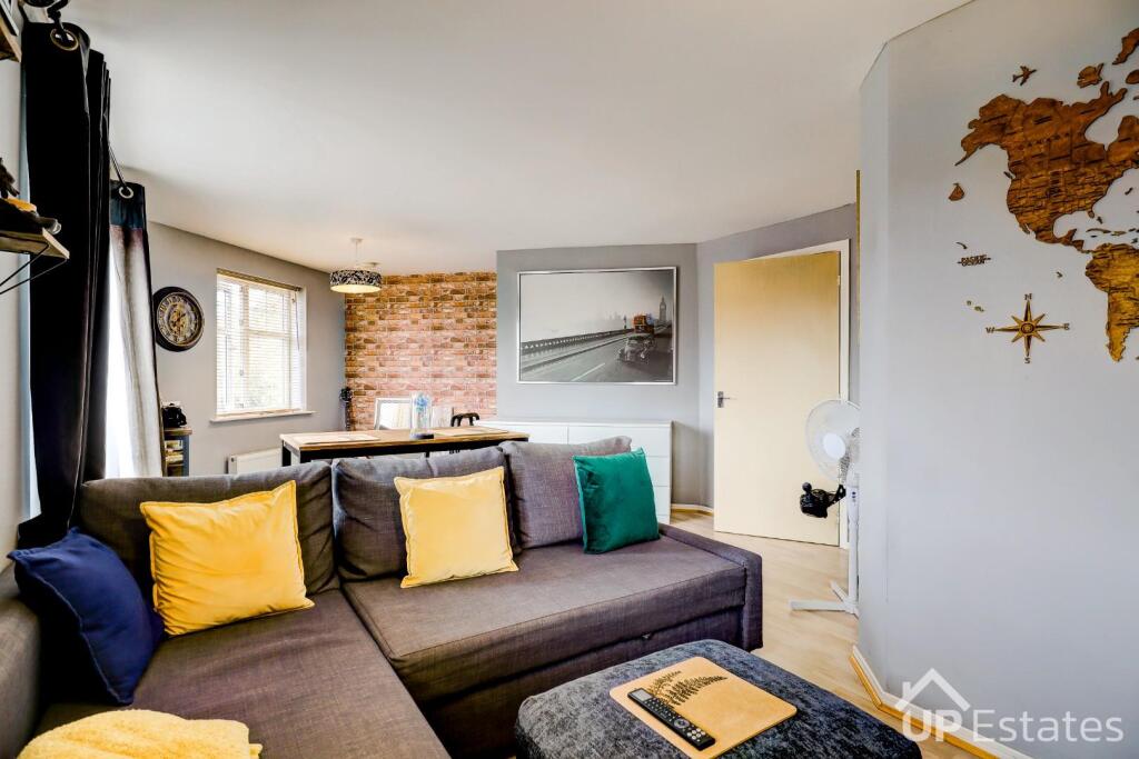Apartment in Nuneaton and Bedworth, Bermuda - View 5