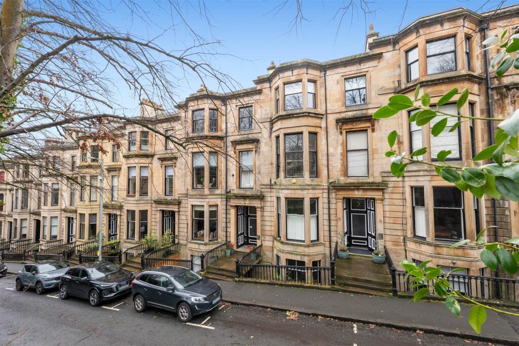 Main image of property: Flat 3 4A Bowmont Terrace, Dowanhill, G12 9LP