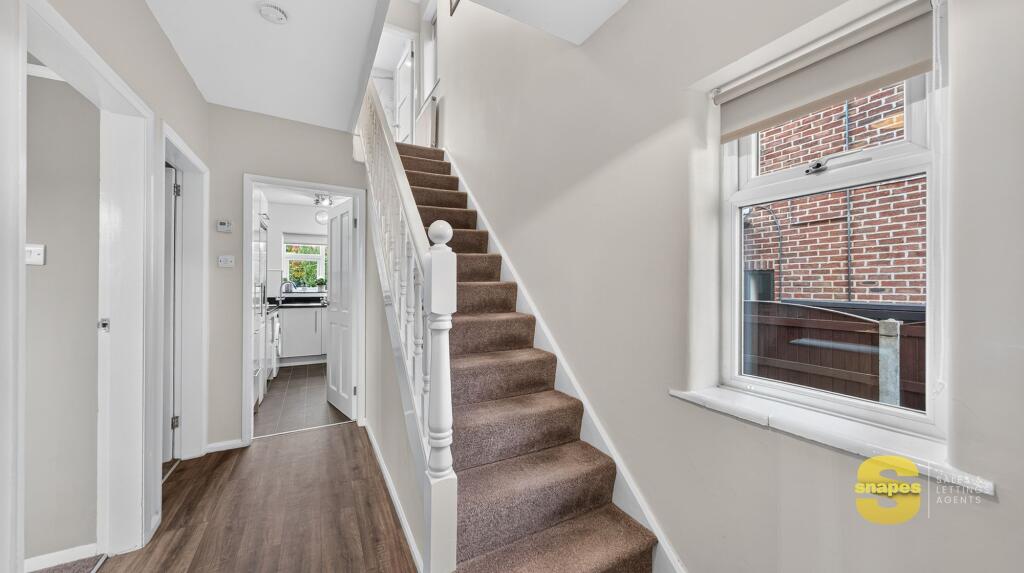 House in Stockport, Gillbent, Cheadle Hulme - More