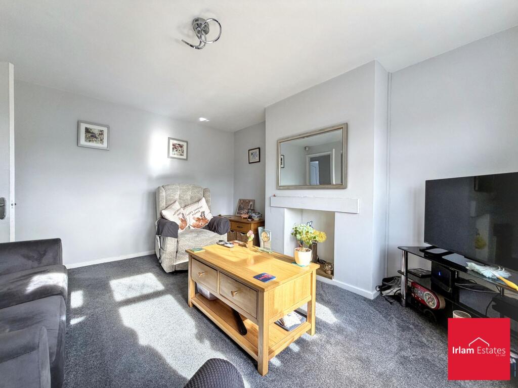 Helston Close, Irlam, M44 photo 4