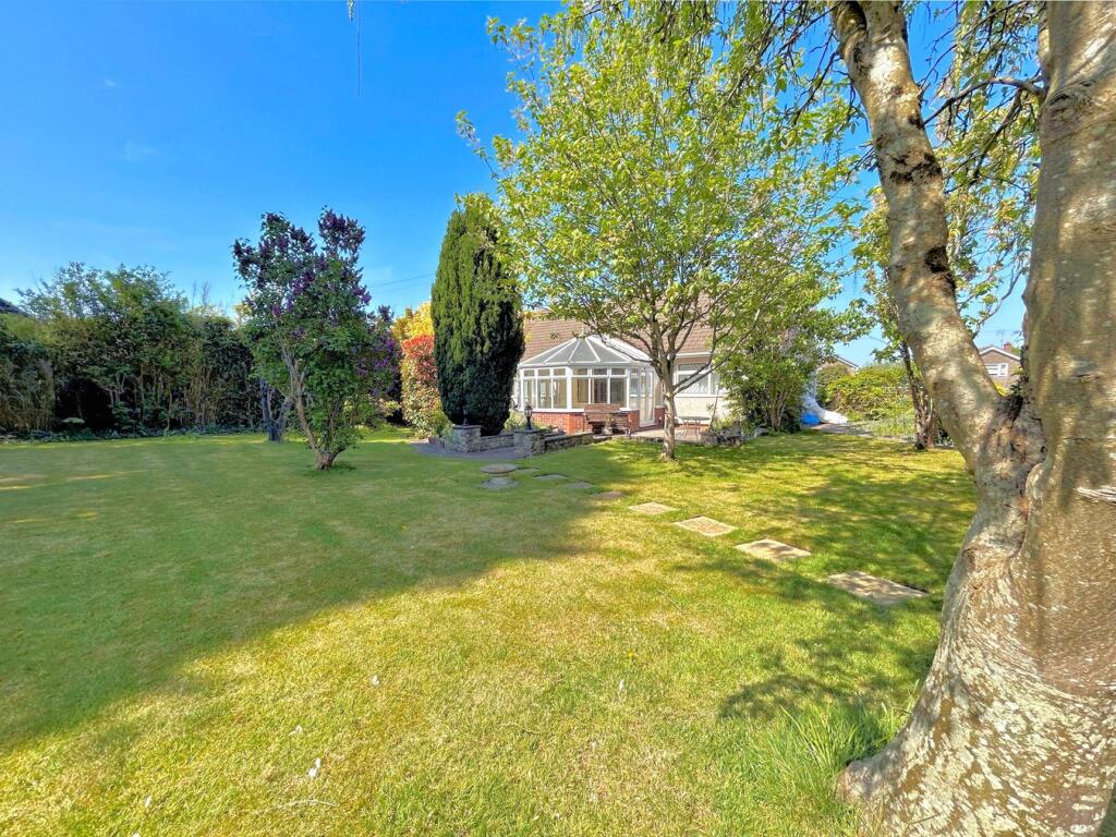 3-bed detached on Park Road, Thornbury, BS35, £630,000