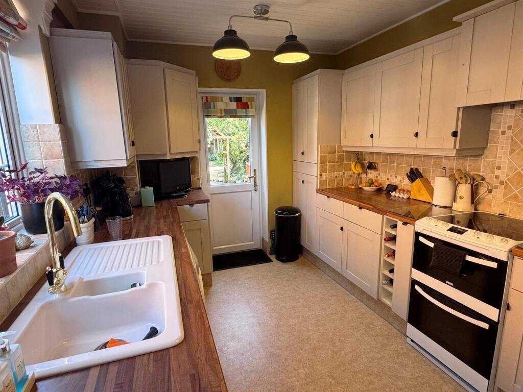 House in Newbury, West Berkshire - View 5